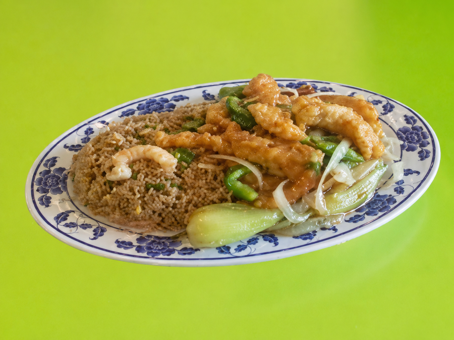 Lunche O: Filete de Pescado Enchilado